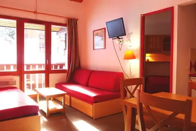 Image de Appartement cosy 2 pièces + cabine, ski-in/ski-out, balcon sud, rénové, 6 pers, Montchavin Les Coches