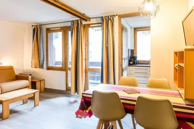 Image de Studio rénové 3 étoiles, 4/5 pers, proche pistes, balcon, parking