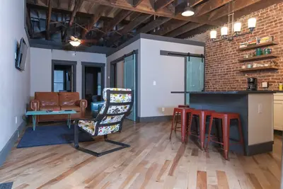 Image de Loft moderne / historique sur la rue Main (A)