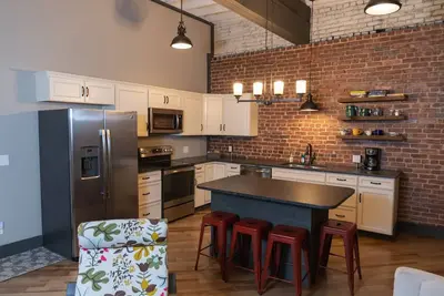 Image de Loft moderne / historique sur la rue principale (B)