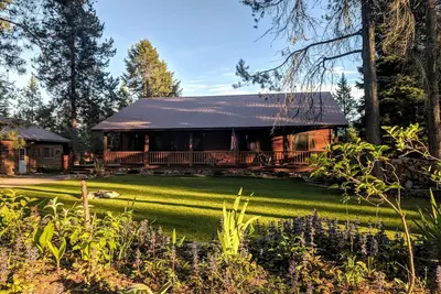 Image de escapade confortable au Redneck Kabin