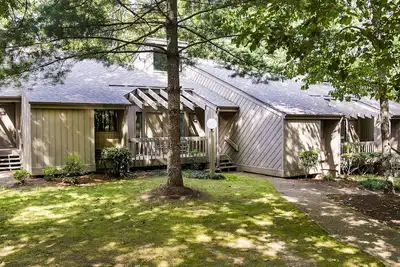 Image de Belle villa de deux chambres dans la communauté de villégiature