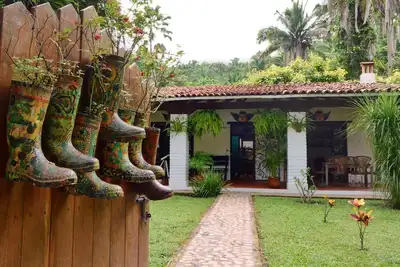 Hacienda Tabachines / Tropical Mexican Space. (Eco - Habitat)