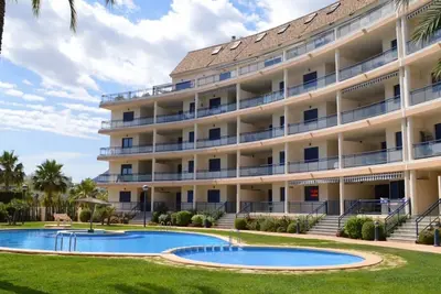 Image de Fantastique appartement, directement sur la plage avec vue imprenable sur la mer, Wifi, proche de la ville