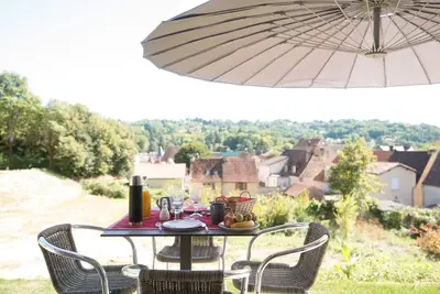 Image de 100% relax avec Jacuzzi Privatif & parking privé