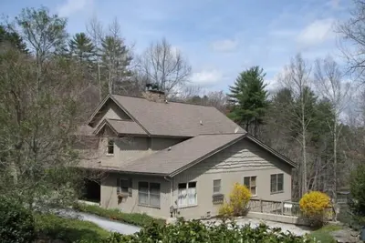 Image de Sur l'eau. . . . . . . . élégance rustique. . . . . . . . panoramique Vue sur la montagne