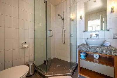 Image de Apartment on the Beach, located at The Sands - Our brand new Onetangi Beachfront Apartment has an amazing picturesque beachfront location and is perfect for your holiday getaway, with outstanding sea views and excellent facilities all within a minute