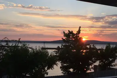 Image de Évadez-vous sur l'île Madeline! Condo 2 chambres supérieur au bord du lac