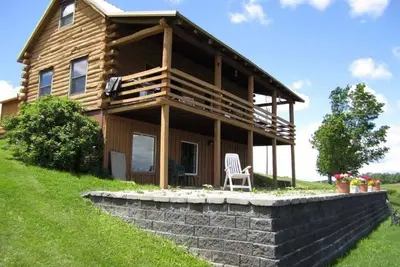 Image de Location à la semaine Cooperstown Dreams Park Log Home