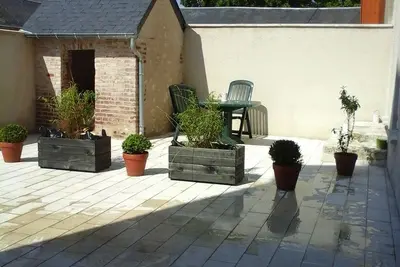 Image de Gite avec terrasse et stationnement.