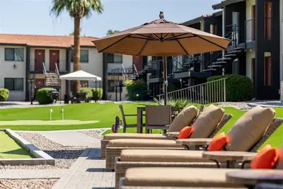 Image de Meublé 1 chambre avec Golf Gratuit, ACCÈS Gym Gratuit, Piscine Gratuite, CÂBLE Gratuit Et Plus