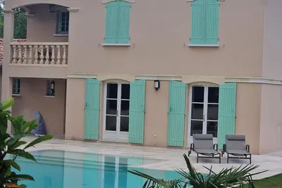 Image de Maison provençale avec piscine dans magnifique parc arboré au coeur du Périgord
