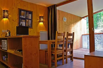 Image de Appartement cosy à Montchavin, ski au pied, 2 pièces, terrasse, parking inclus, proche commerces.