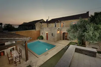 Image de Casa Nina - vieille villa Istrian soigneusement restaurée avec piscine privée et sauna