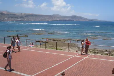 Image de Appartement sur la plage. Vue directe sur la mer. Nouveau.