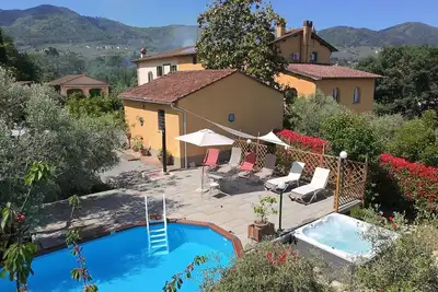 Image de Maison / villa de 1600- Quarrata avec piscine privée