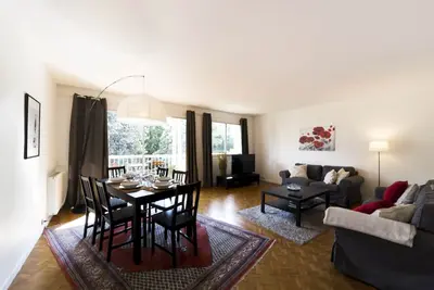 Image de Le Parc des Frères Lumière - 2/6 pers. - 120m2 balcon, calme, parking, métro