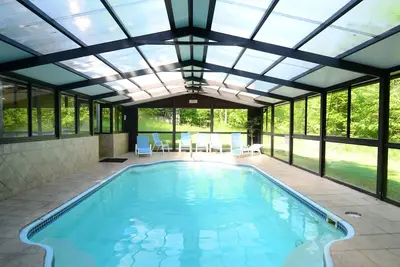 Image de Nuit gratuite en septembre-se demande comment! Bateau, poisson, golf / piscine intérieure chauffée et bain à remous / jeux