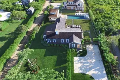 Image de Superbe domaine Surfside 6 chambres avec piscine et cabane