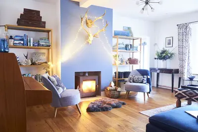 Image de Bell Lodge 'Aa Five Star' maison près des plages de West / East Wittering pour 12 personnes