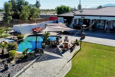 Image de Profitez de 5 acres d'intimité et de plaisir!