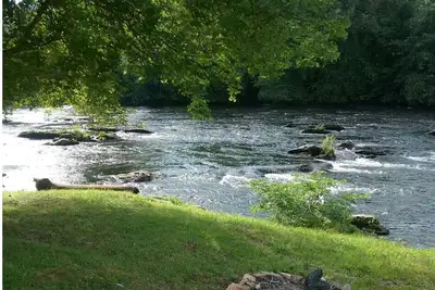 Image de Cabine riveraine - accès rapide / facile aux zones environnantes