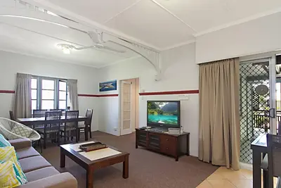 Image de Tondio Terrace Flat 1 - Hébergement économique soigné et soigné, promenade facile à pied de la plage