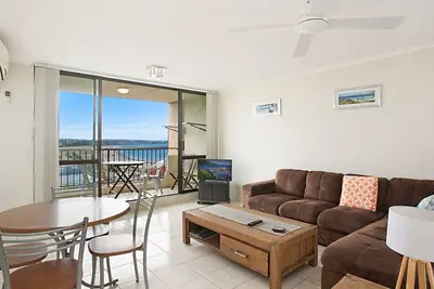 Image de Kirra Gardens Unit 30 - En bord de mer à Kirra avec vue sur Surfers Paradise