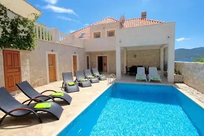 Image de Villa Des Empreintes. Grande Villa De 5 Chambres En Bord De Mer De Luxe. Piscine Nord De Dubrovnik