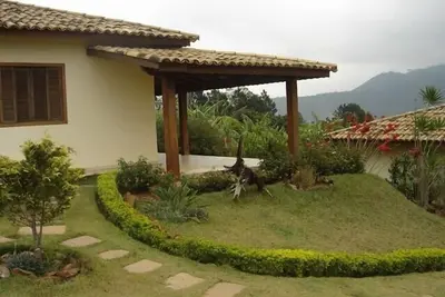 Image de Ferme tranquille et confortable avec piscine éclairée, sauna et barbecue.
