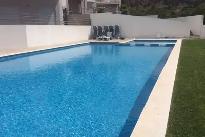 Image de Grand appart pour vacances inoubliables à Sesimbra, avec piscine. Tout confort