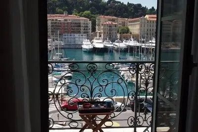 Image de Appartement Azalee - Appartement 2 pièces rénové, vue imprenable sur le port