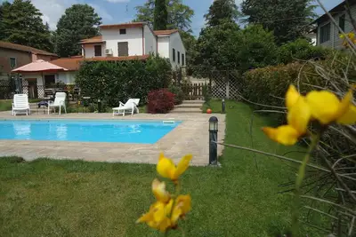 Image de appartement dans une villa avec piscine