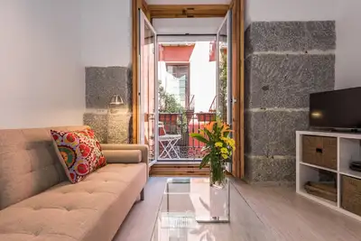 Image de Offre août! ! ! Latina Brick, 2br / 2ba, 5 personnes, le meilleur coin tapas! Wifi, Lif