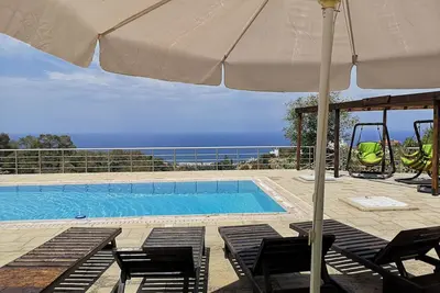 Image de Vues imprenables sur Mer et Montagne emplacement parfait, un petit morceau de paradis.