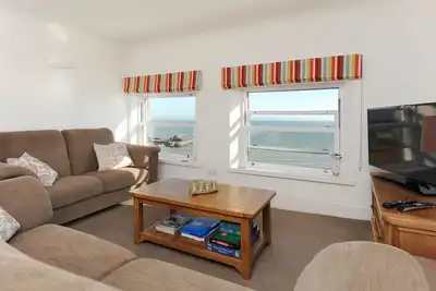 Image de Appartement central de luxe avec 2 chambres, vue imprenable sur la mer