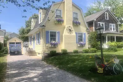 Image de Adorable chalet! À distance de marche Usna & centre-ville!