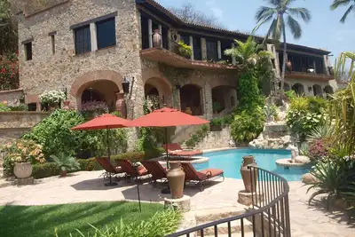 Image de Magnifique Villa, à 7 min de la plage. Accès par l'hôtel Villa Vera. Sécurité 24/7.
