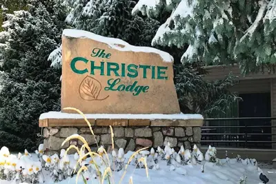 Image de Célébrez le Nouvel An dans les Rocheuses avec un ski de classe mondiale