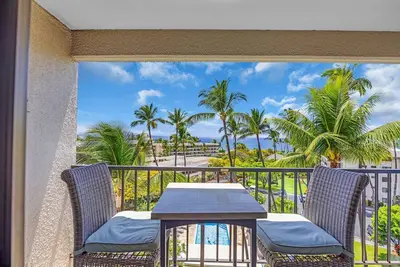 Image de Tarif SPÉCIAL! - Tout nouveau condo du 5e étage magnifiquement rénové, des vues incroyables!