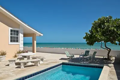 Image de Maison ENTIÈRE avec Vue Mer sur la Mer et piscine privée! 15 minutes d'Atlantis