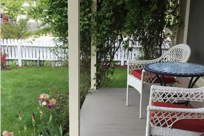 Image de Blossom View Cottages - Charmante maison près de l'Osf Plaza et du centre-ville