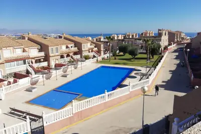 Image de Bungalow À PROXIMITÉ De La Piscine