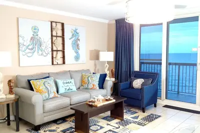 Image de Élégant condo en bord de mer à Pelican Beach. Des vues spectaculaires!