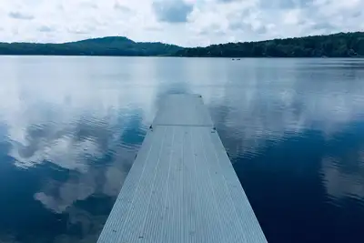 Image de 15 minutes de Big Boulder, Jackfrost, 2 lacs, 3 piscines chauffées, kayaks, salle de jeux!