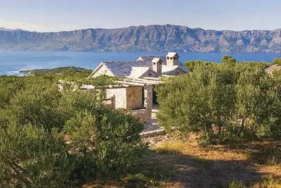 Image de Belle maison à Povlja avec vue sur la.