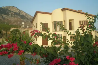 Image de Une maison loin de chez soi mais avec plus de soleil! Jusqu'à huit personnes