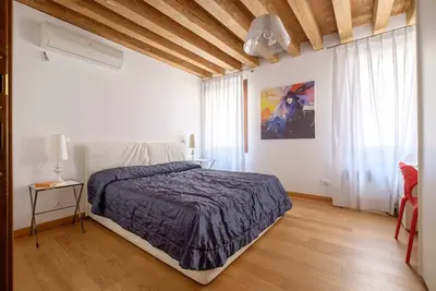 Image de The Lion House