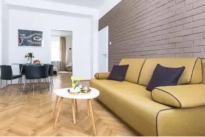 Image de Cozy National Theatre Apt. Vieille ville