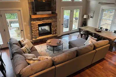 Image de Nouveau! Lake Harmony Lodge / Accès au lac / Station de ski / Golf / Courses / Casinos